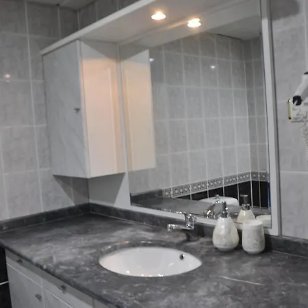 Uygulama Oteli̇