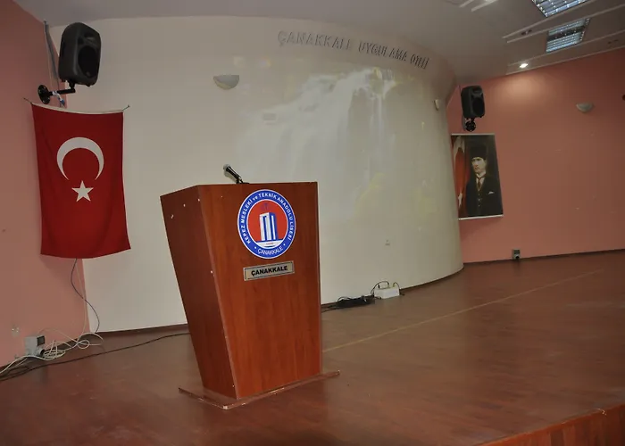 Uygulama Oteli̇ ホテル チャナッカレ