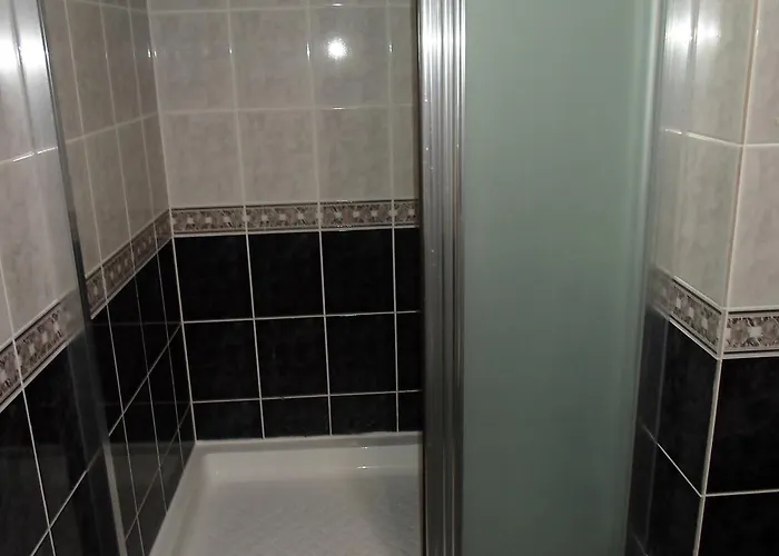 Uygulama Oteli̇ ホテル 2*