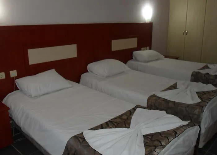 ホテル Uygulama Oteli̇ チャナッカレ